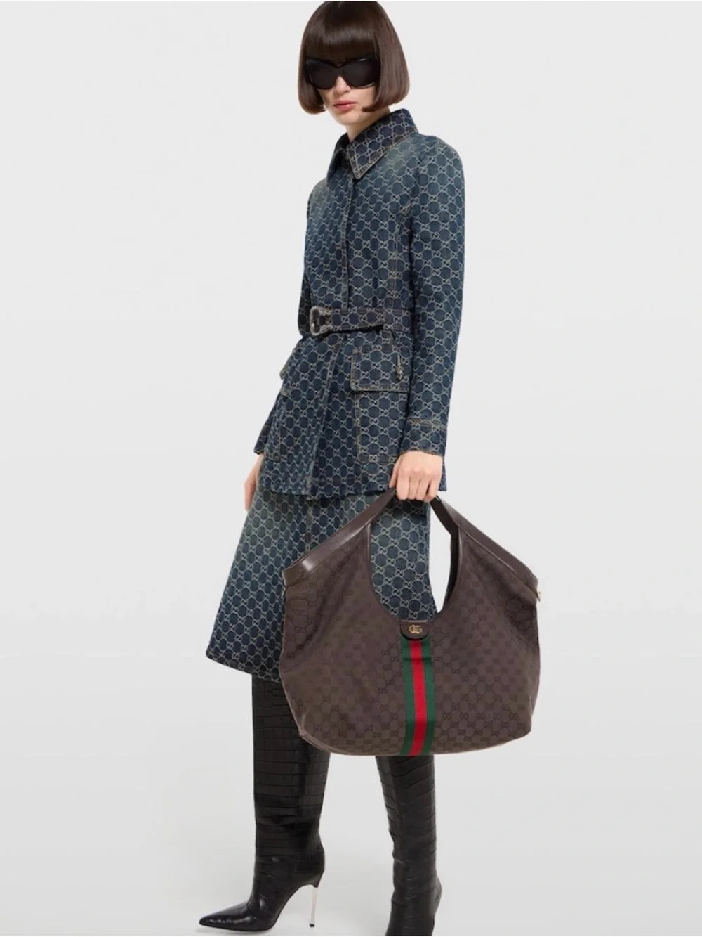 Authentic Gucci Giglio Large Tote Bag in Chocolate